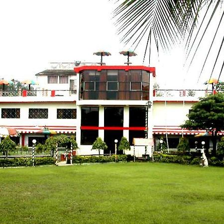 Palm Village Resort Calcutta Extérieur photo