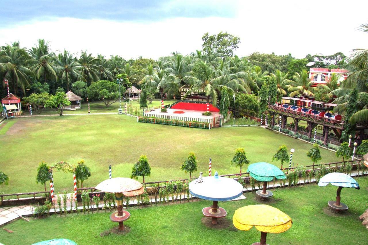 Palm Village Resort Calcutta Extérieur photo