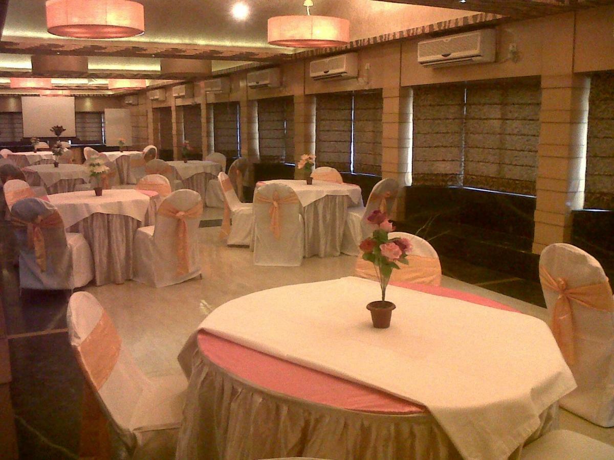 Palm Village Resort Calcutta Extérieur photo