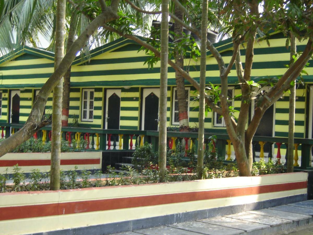 Palm Village Resort Calcutta Extérieur photo