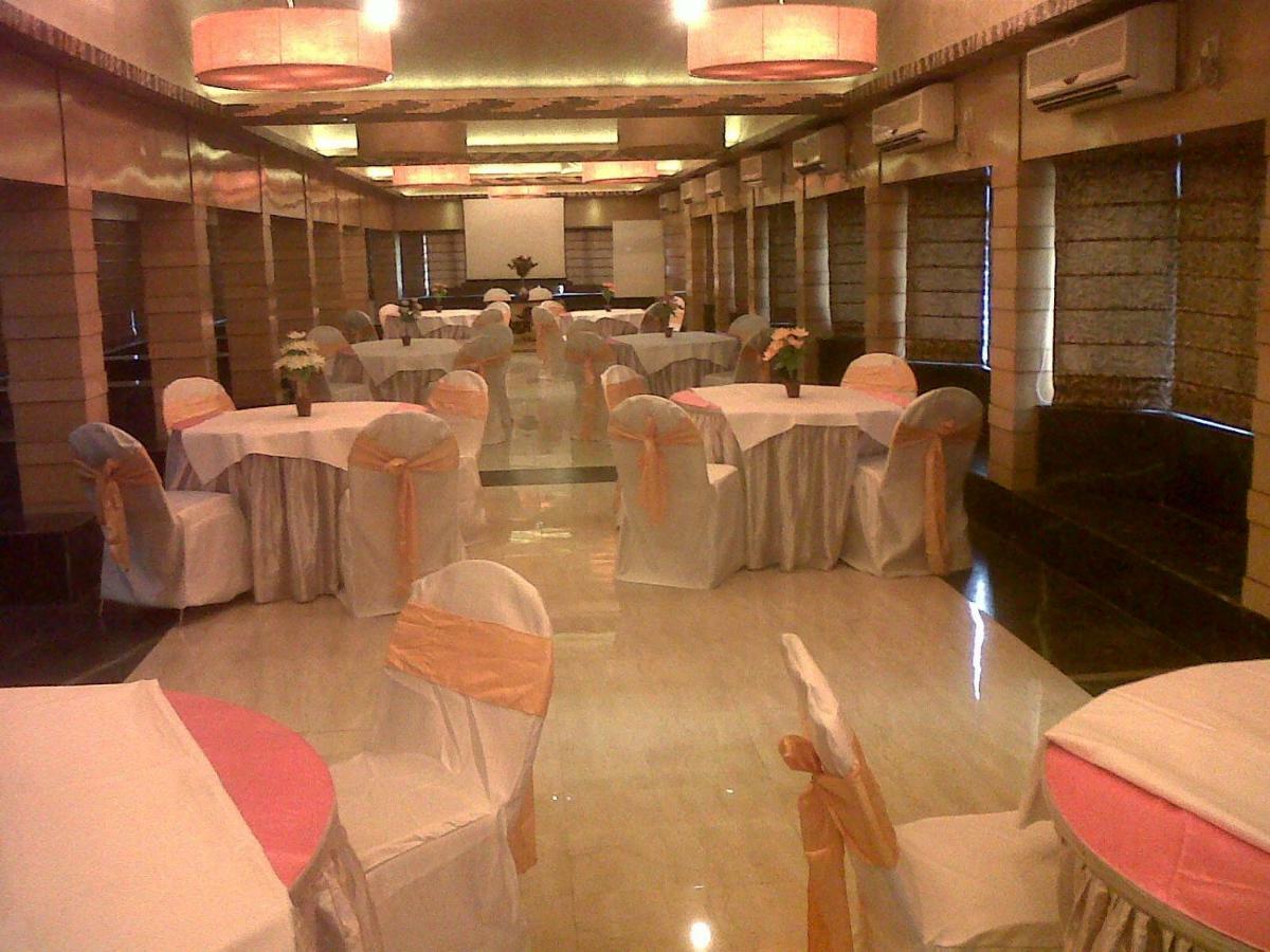 Palm Village Resort Calcutta Extérieur photo